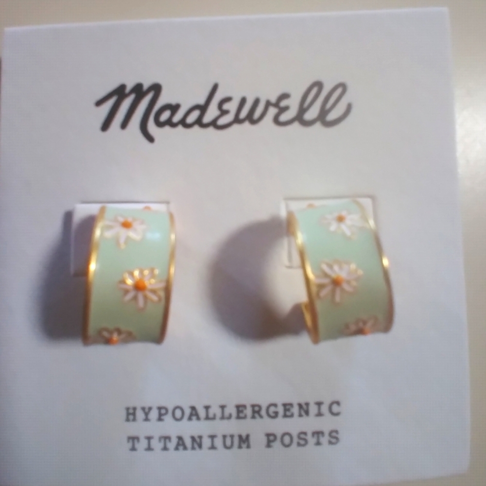 🌼Madewell🌼Beautiful Enameled Floral Huggie Post Earring